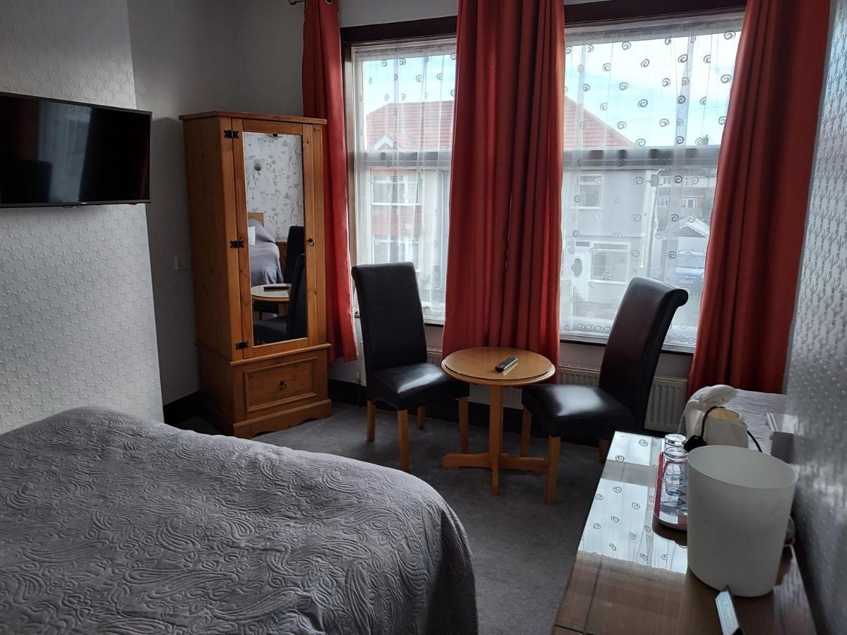 Maluth Lodge Great Yarmouth Exteriör bild