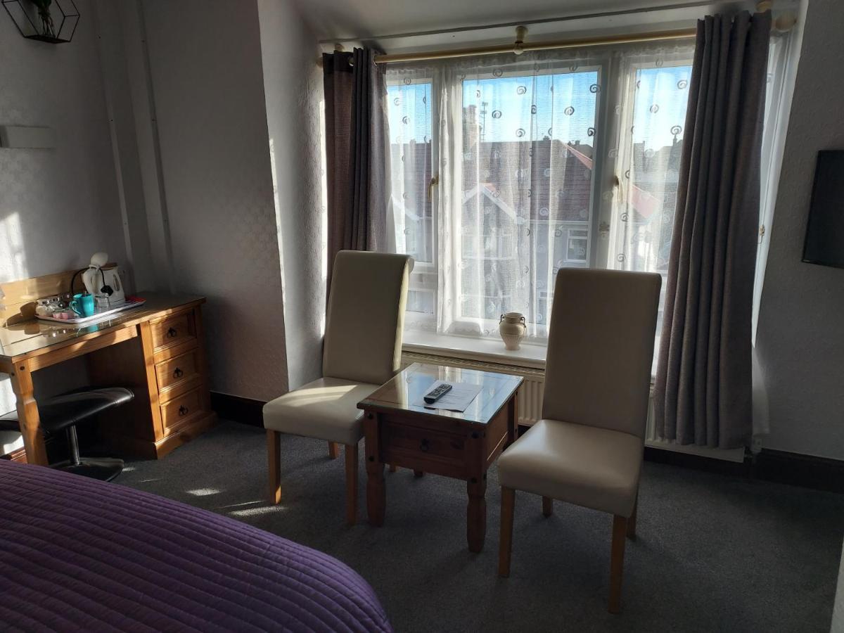 Maluth Lodge Great Yarmouth Exteriör bild
