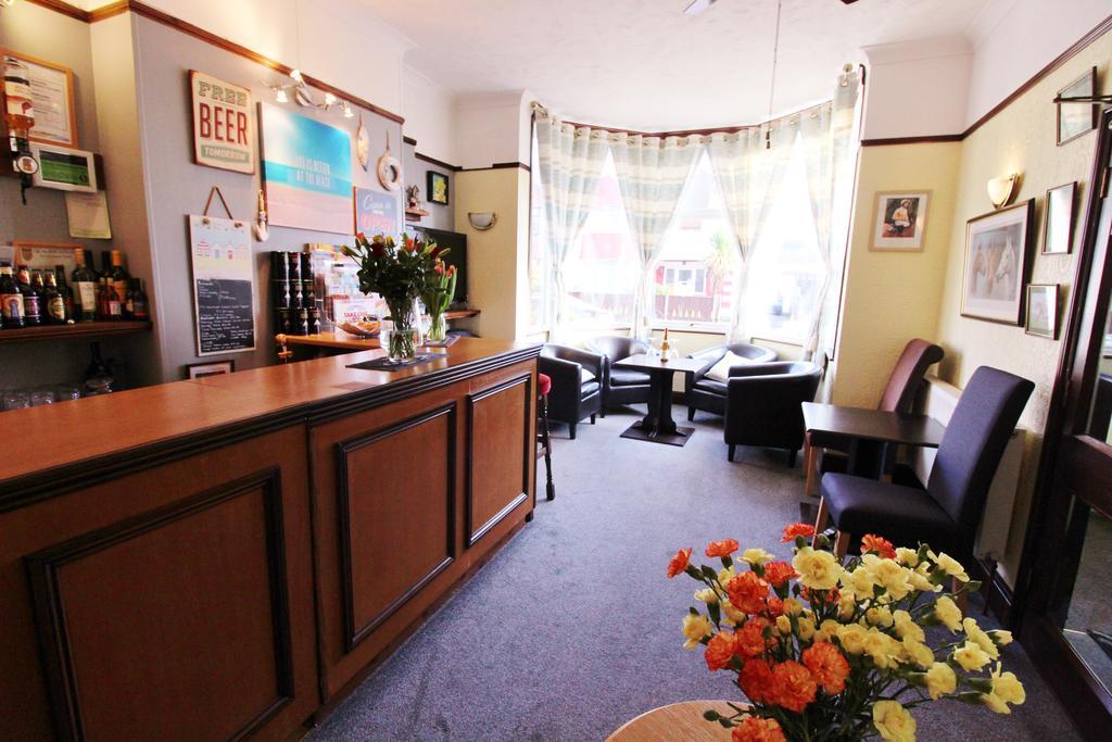 Maluth Lodge Great Yarmouth Exteriör bild