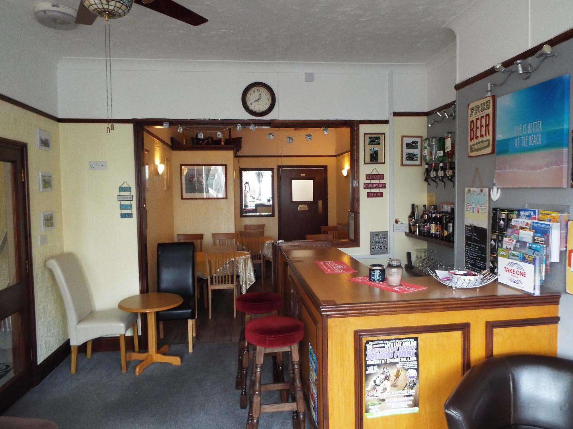 Maluth Lodge Great Yarmouth Exteriör bild