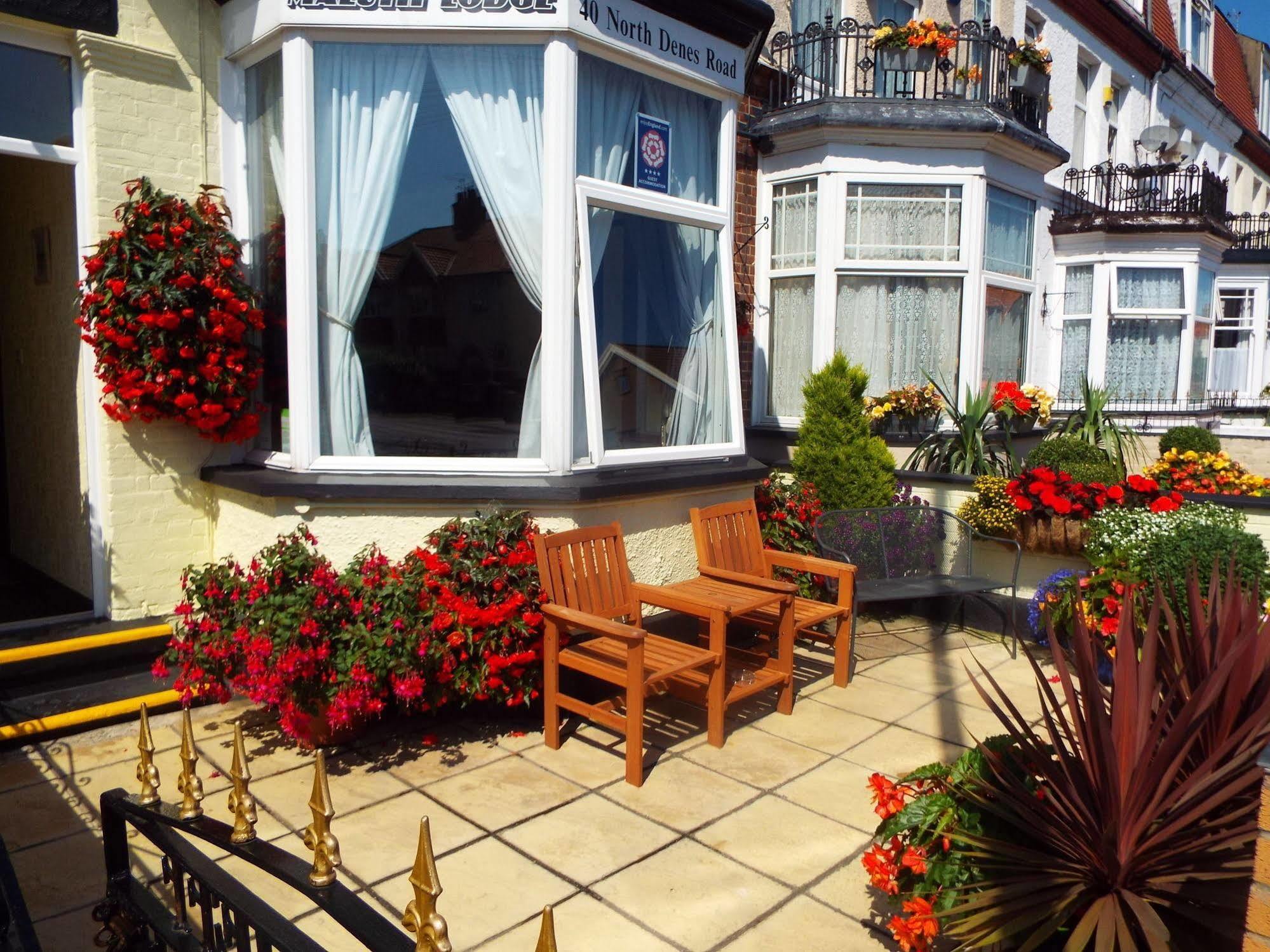Maluth Lodge Great Yarmouth Exteriör bild