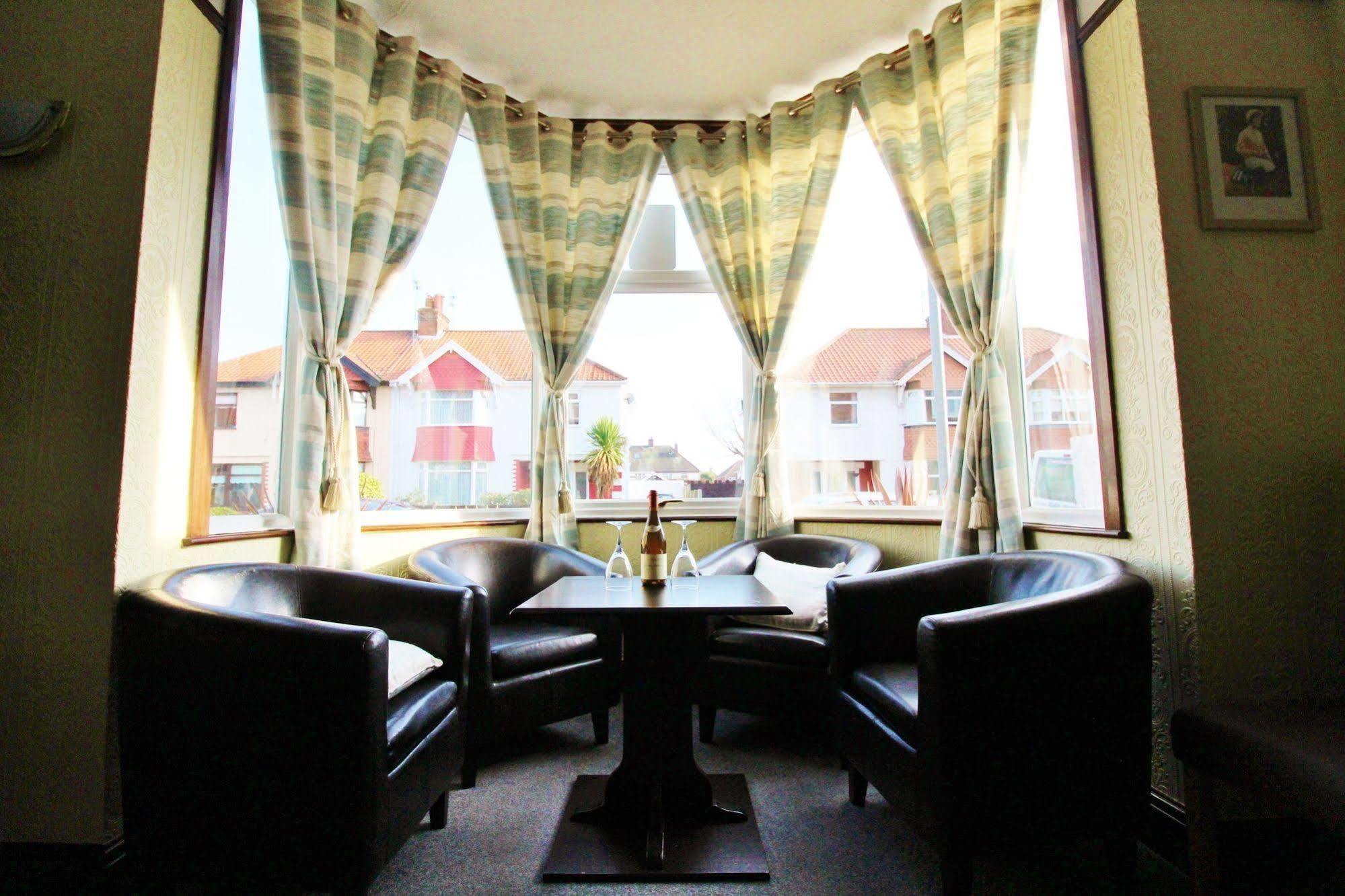 Maluth Lodge Great Yarmouth Exteriör bild